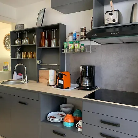 公寓 Superlogis Troyes - Little World - Studio Grand Confort - Netflix - Parking *